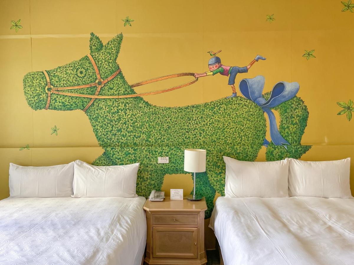 فندق شاتو دي شاين هوالين مدينة هوالين المظهر الخارجي الصورة A room at the Wizard of Oz Hotel