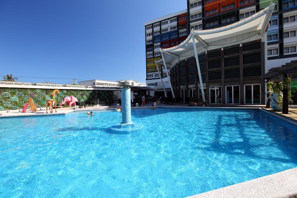 فندق شاتو دي شاين هوالين مدينة هوالين المظهر الخارجي الصورة The swimming pool at the complex