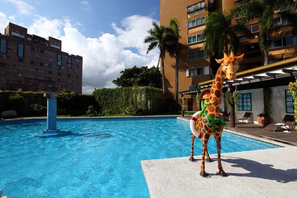 فندق شاتو دي شاين هوالين مدينة هوالين المظهر الخارجي الصورة Swimming pool at the hotel