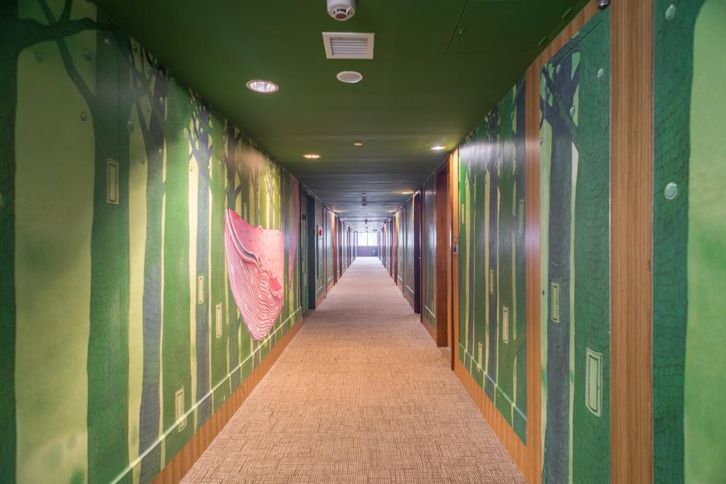 فندق شاتو دي شاين هوالين مدينة هوالين المظهر الخارجي الصورة A corridor on the 10th floor
