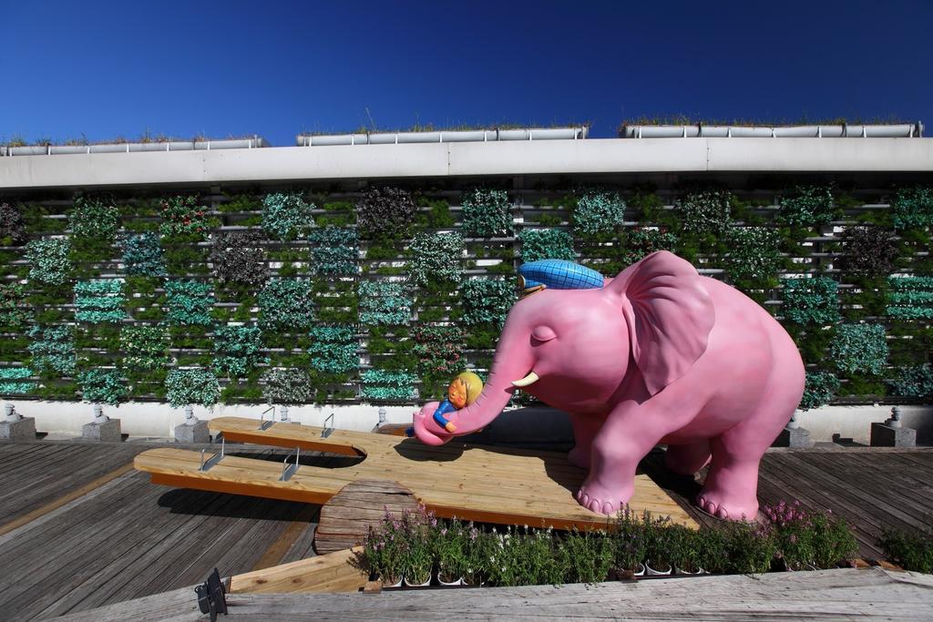 فندق شاتو دي شاين هوالين مدينة هوالين المظهر الخارجي الصورة Pinky the Elephant