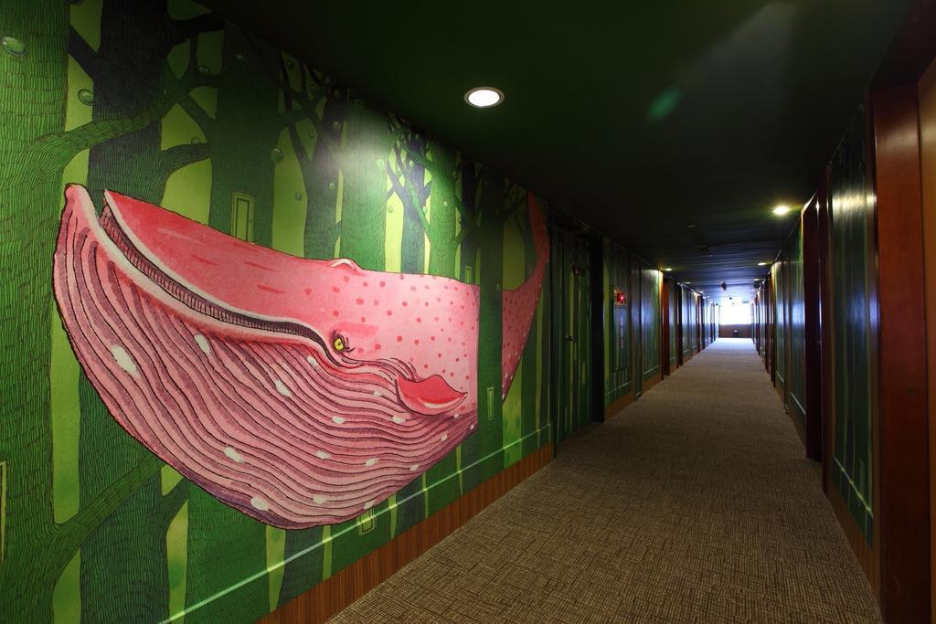 فندق شاتو دي شاين هوالين مدينة هوالين المظهر الخارجي الصورة A corridor in the hotel